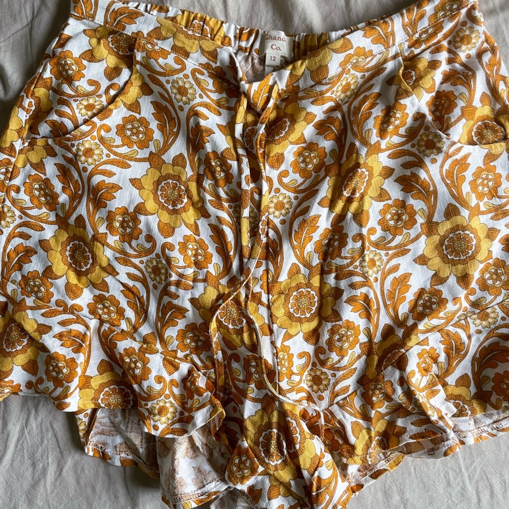 Ghanda Ruffle Shorts 🌼